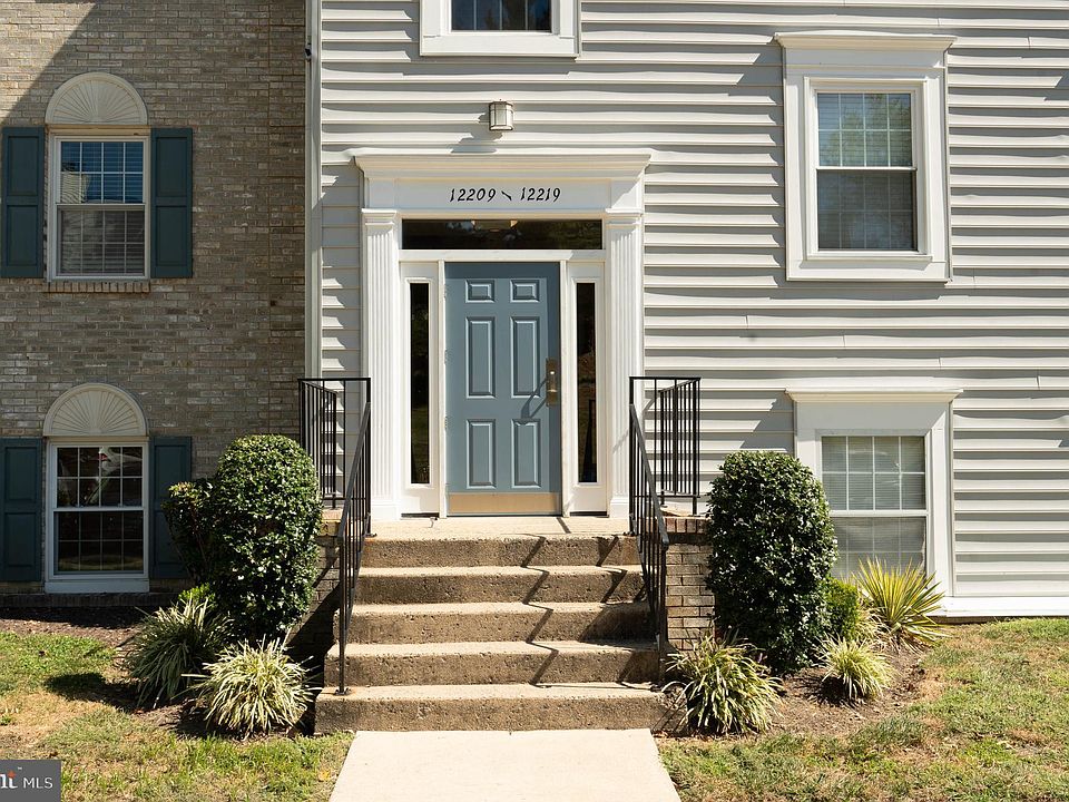 2nd image of 12211 Chaucer Ln #12211