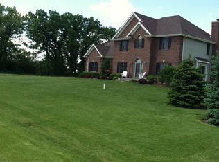 3215 Justen Farm Ln, Mchenry, IL 60072