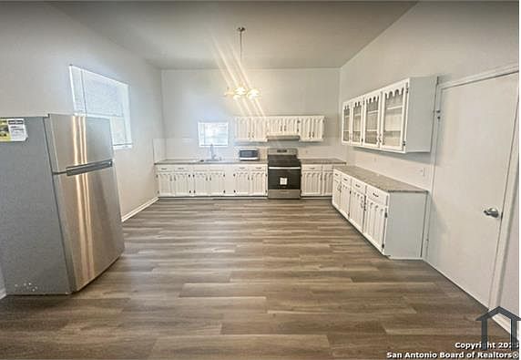 1st image of 232 Cornell Ave #101