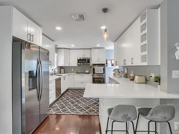 2nd image of 6 Meadow St