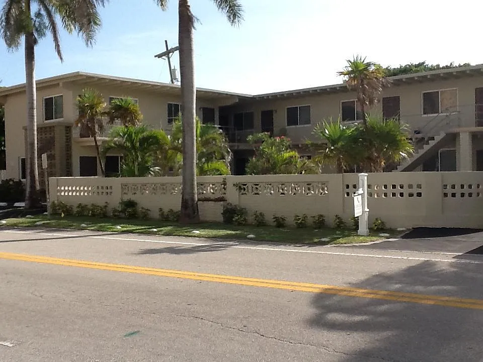 100 Cascade Ln #8