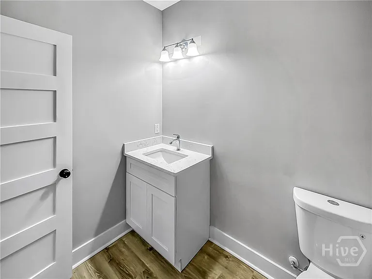 316 W 40th St #E — Photo 5