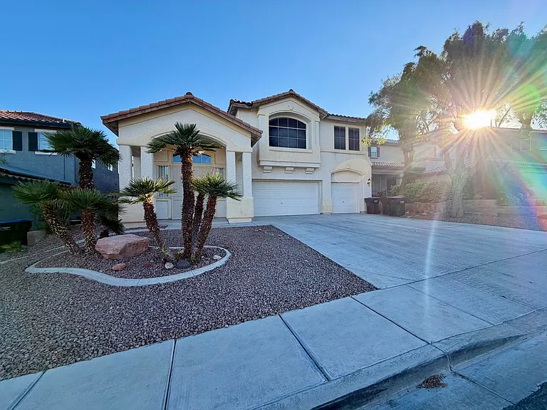 2736 Carolina Blue Ave — Photo 2
