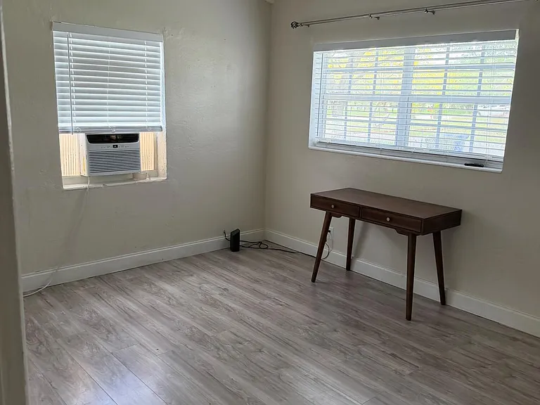 804 SW 24th Ave — Photo 6
