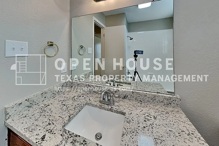 6437 Highview Ter — Photo 16