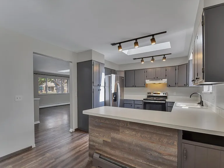 7687 Newman St — Photo 11