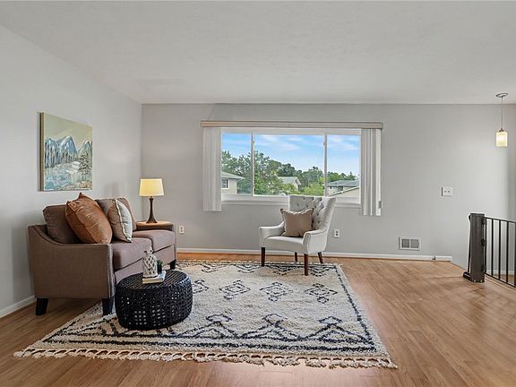 5th image of 780 Eastbrooke Ln
