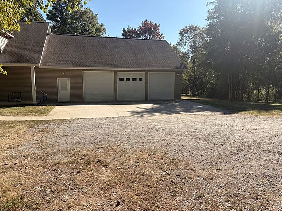 3rd image of 14052 Summer Rd