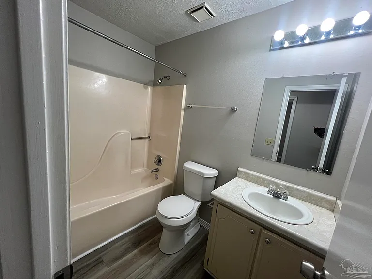 842 Amberway Dr — Photo 13