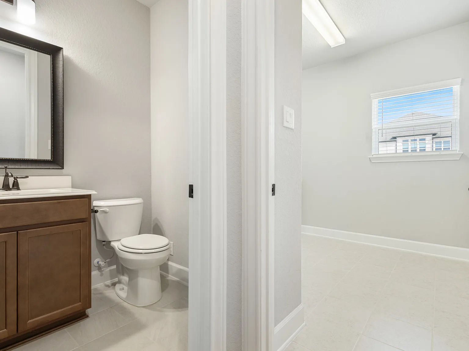 5 bed, 3.5 bath, 3350 sqft, $3,100 — Photo 2