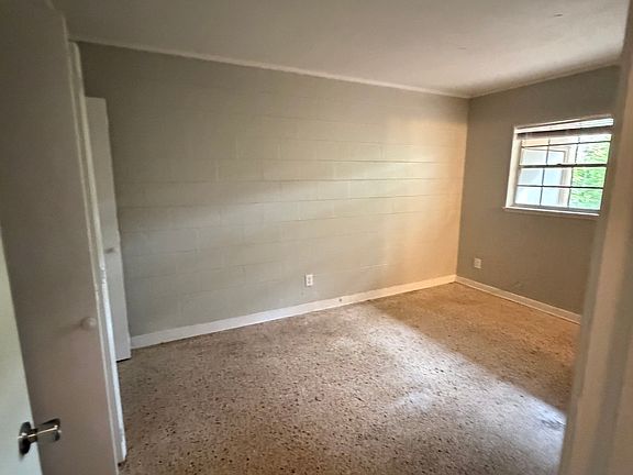 5th image of 76 4th Ave Unit 6