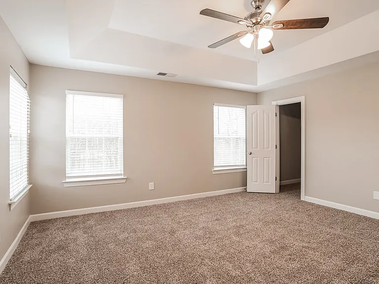 2404 Sierra Chase Dr — Photo 10