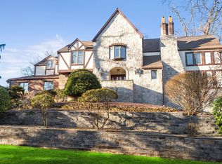 16 Mabern Dr, Holmdel, NJ 07733
