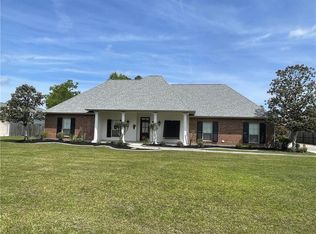 40183 Azalea Dr, Ponchatoula, LA 70454