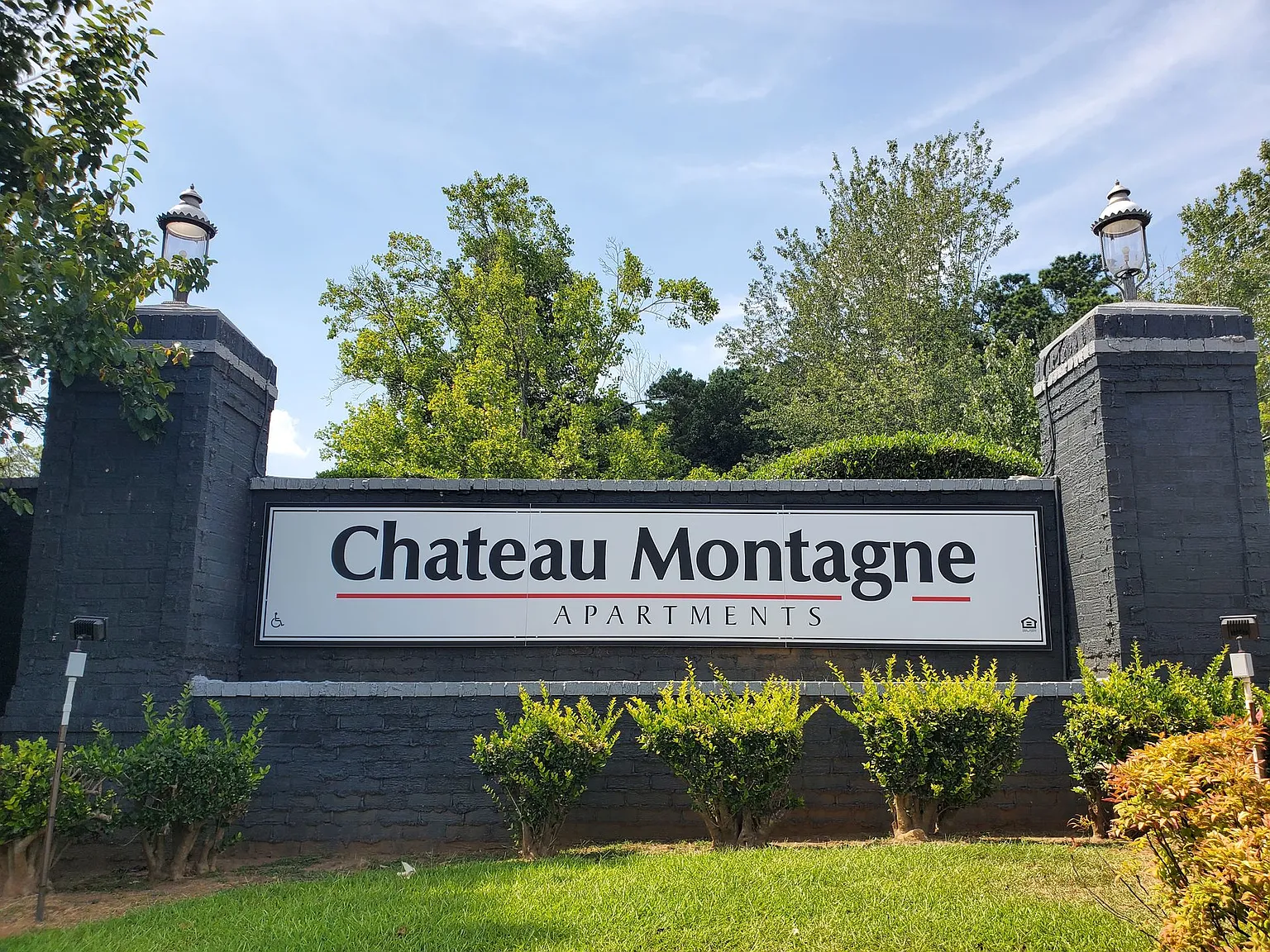 Chateau Montagne Apartments — Photo 1