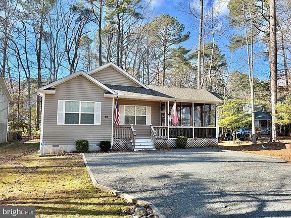 3rd image of 29 Burr Hill Dr