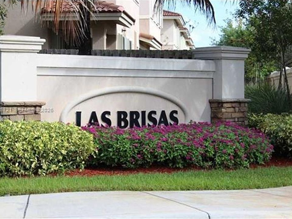 1st image of 211 Las Brisas Cir #211
