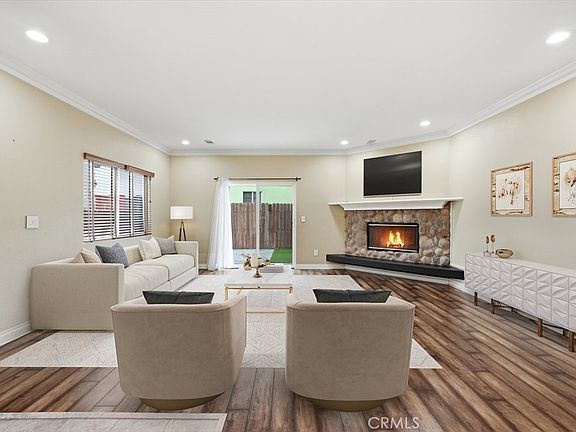 4th image of 15011 Kingsdale Ave