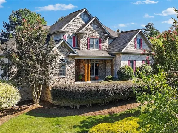 8390 Grove Creek Dr, Lewisville, NC 27023