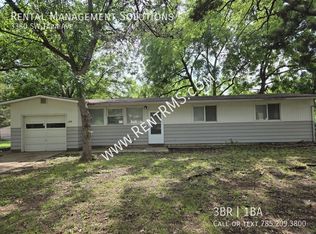3380 SW Tara Ave, Topeka, KS 66611