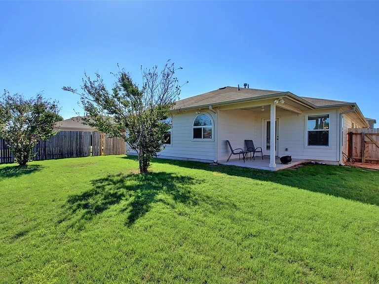 2731 Herrington Cv — Photo 34