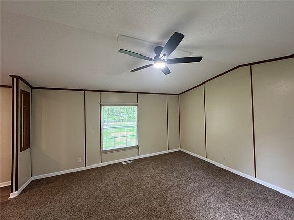 3rd image of 243 Spring Rd
