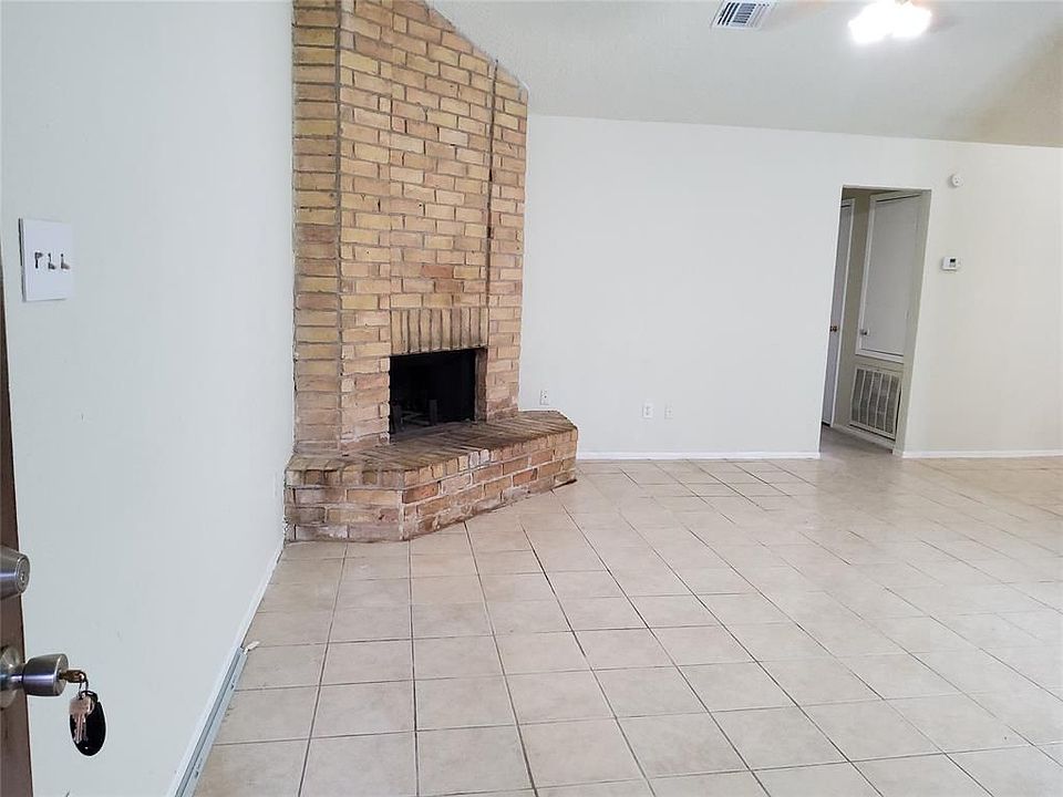 1st image of 10153 Inwood Hollow Ln