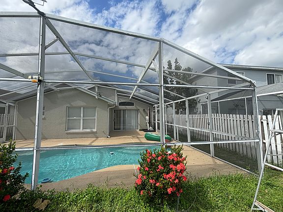 3rd image of 1313 Heather Lake Dr