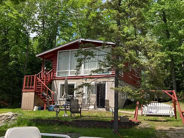 21492 N Shore Dr, Michigamme, MI 49861