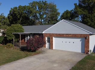 1209 Firethorn Dr, Bellefontaine, OH