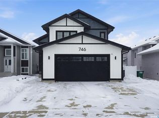 746 Bentley MANOR, Saskatoon, SK S7L 6P2