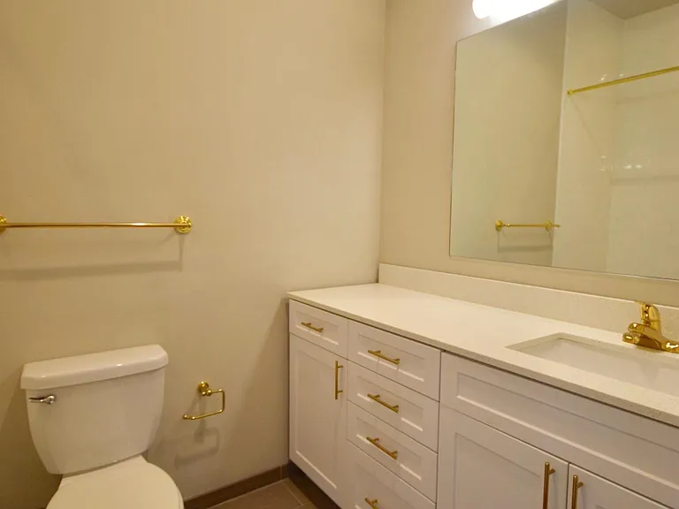 516 Rock St — Photo 16
