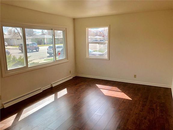 4th image of 2521 Broadwater Ave