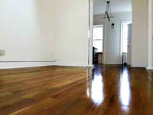 Rented by MNS | media 10