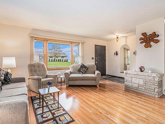 4th image of 1155 Shore Dr