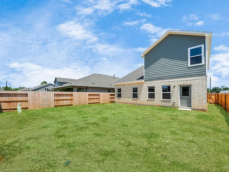 2715 Crested Creek Ln — Photo 30