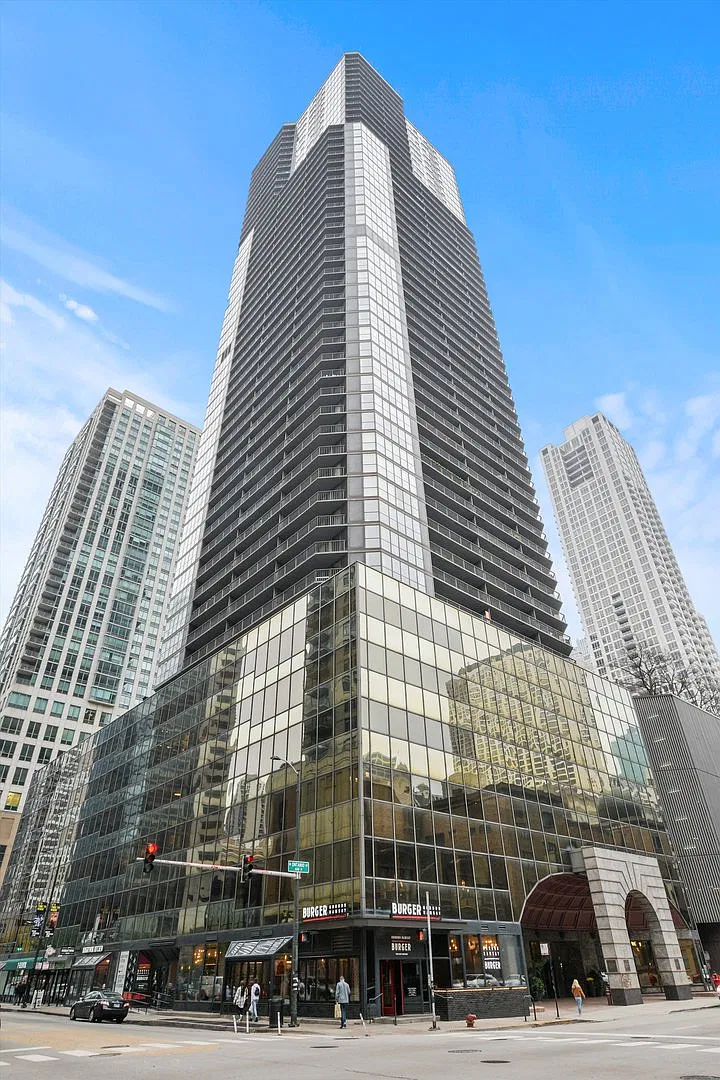 1 bed, 950 sqft, $2,550 — Photo 1