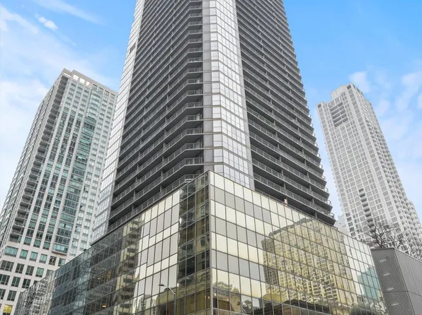 10 E Ontario St, Chicago, IL