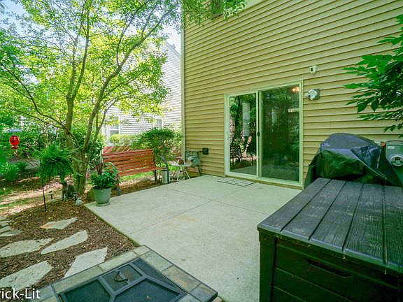 4th image of 1019 Brush Hill Cir