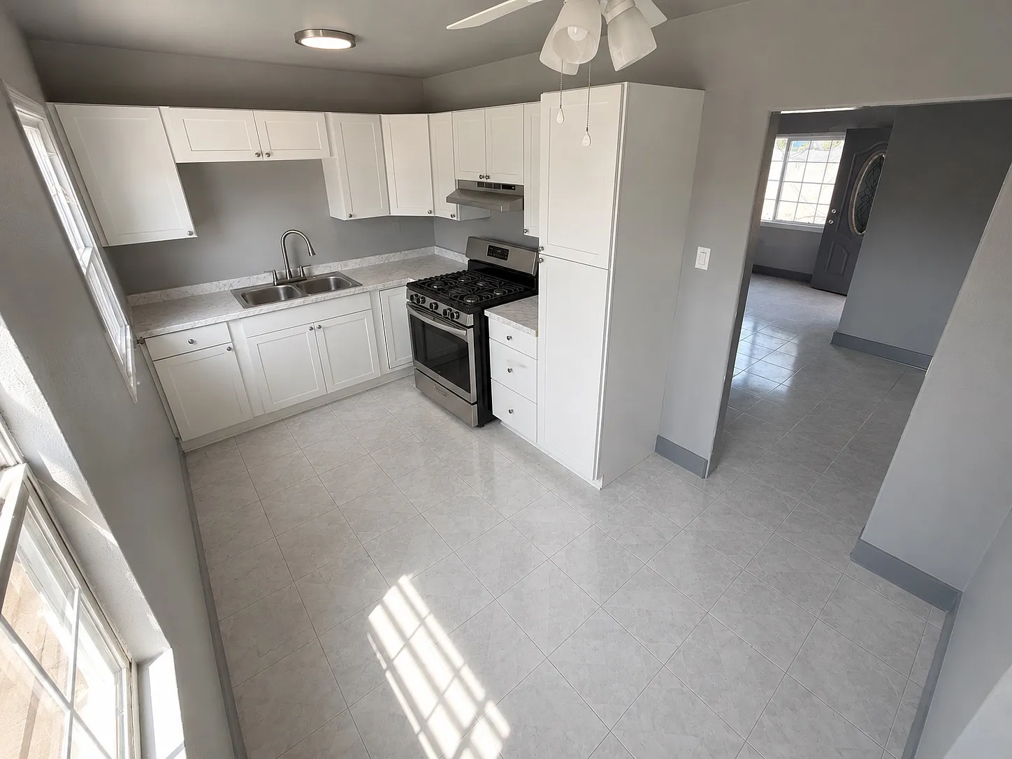 2 bed, 900 sqft, $1,295 — Photo 2