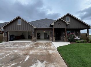 3910 NE Shenandoah Dr, Lawton, OK 73507