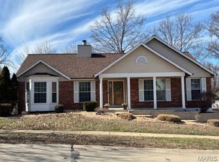 4925 Lowndes Dr, Saint Louis, MO 63129