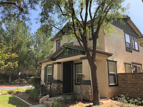 3rd image of 27344 Dearborn Dr