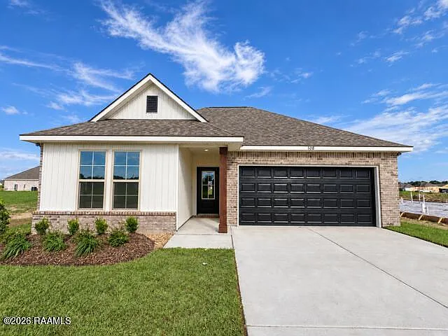 108 Collins Ct