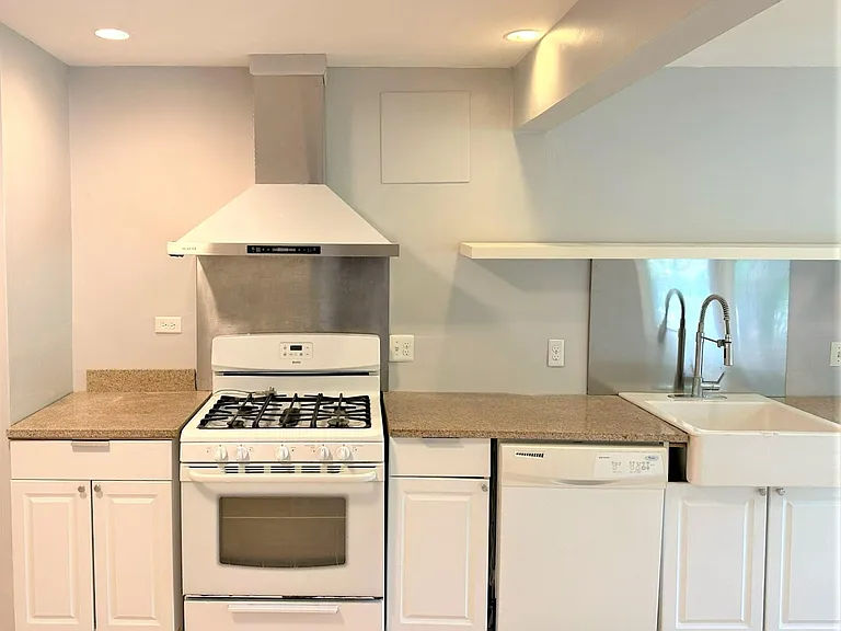 55 Wardell Rd — Photo 4