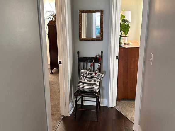 3rd image of 521 W Lexington Ave