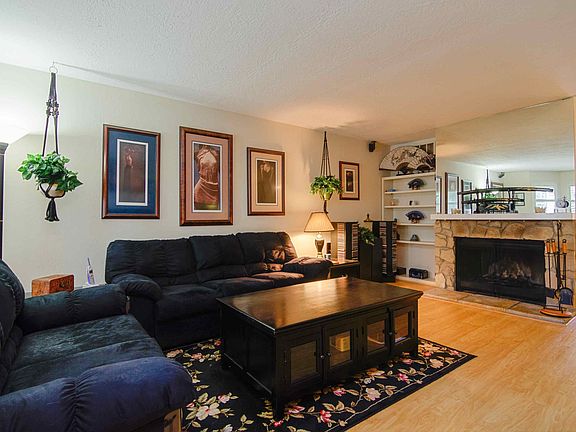 2nd image of 707 Duncanville Ct