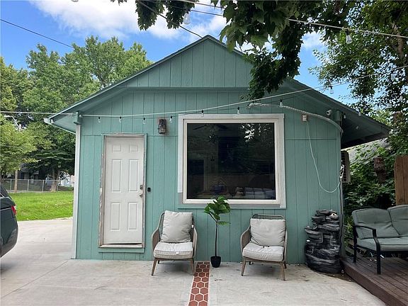 4th image of 442 N Drury Ave