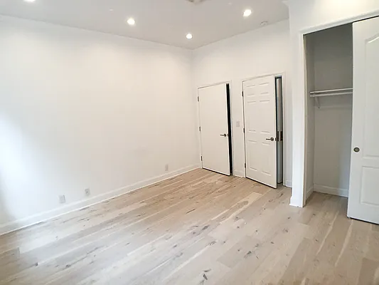 Rented by Francine Realty | media 8