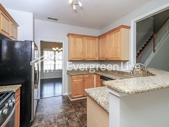 5th image of 209 Devynwood Ct